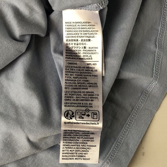 Levi's Women’s Perfect Tee Standard Fit Floral Spell Out Light Blue Small NWT - Picture 15 of 16